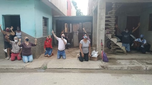 Christians in Cuba praying in streets