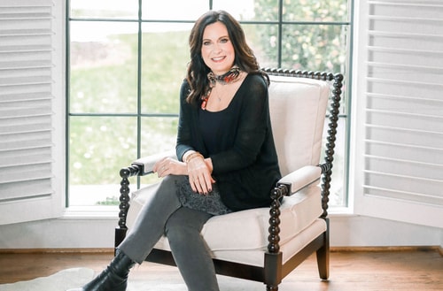 Lysa-Ter Keurst_Jennifer-Abercrombie-credit-horizontal-crop