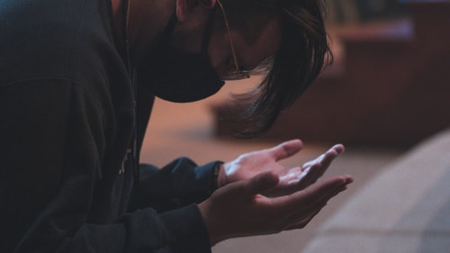 Widescreen image prayer mask
