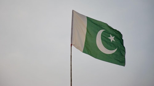 16 by 9 Pakistan flag
