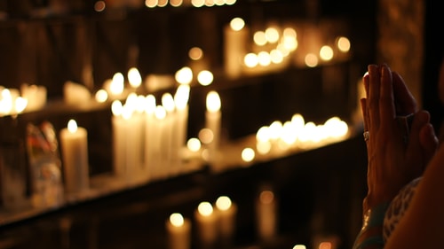 Blur-candlelight-close-up-1024900